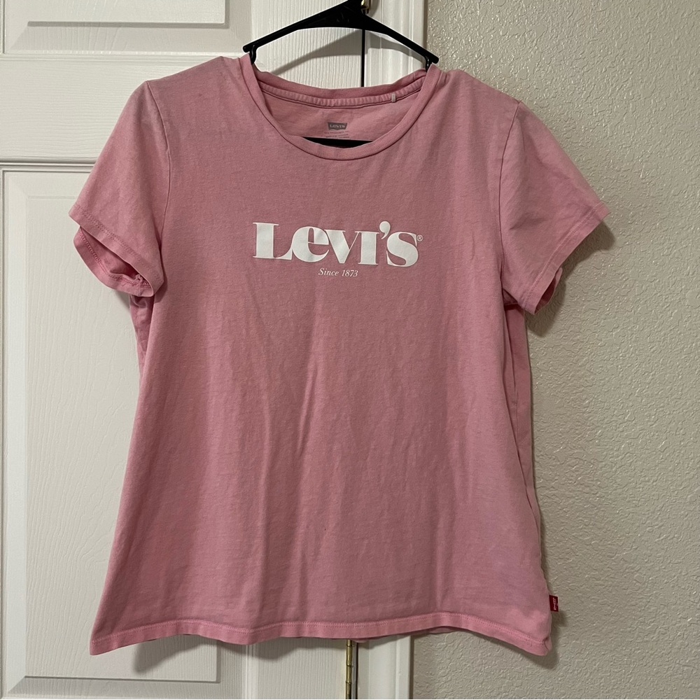Women’s Pink Levi's Logo Tee - medium